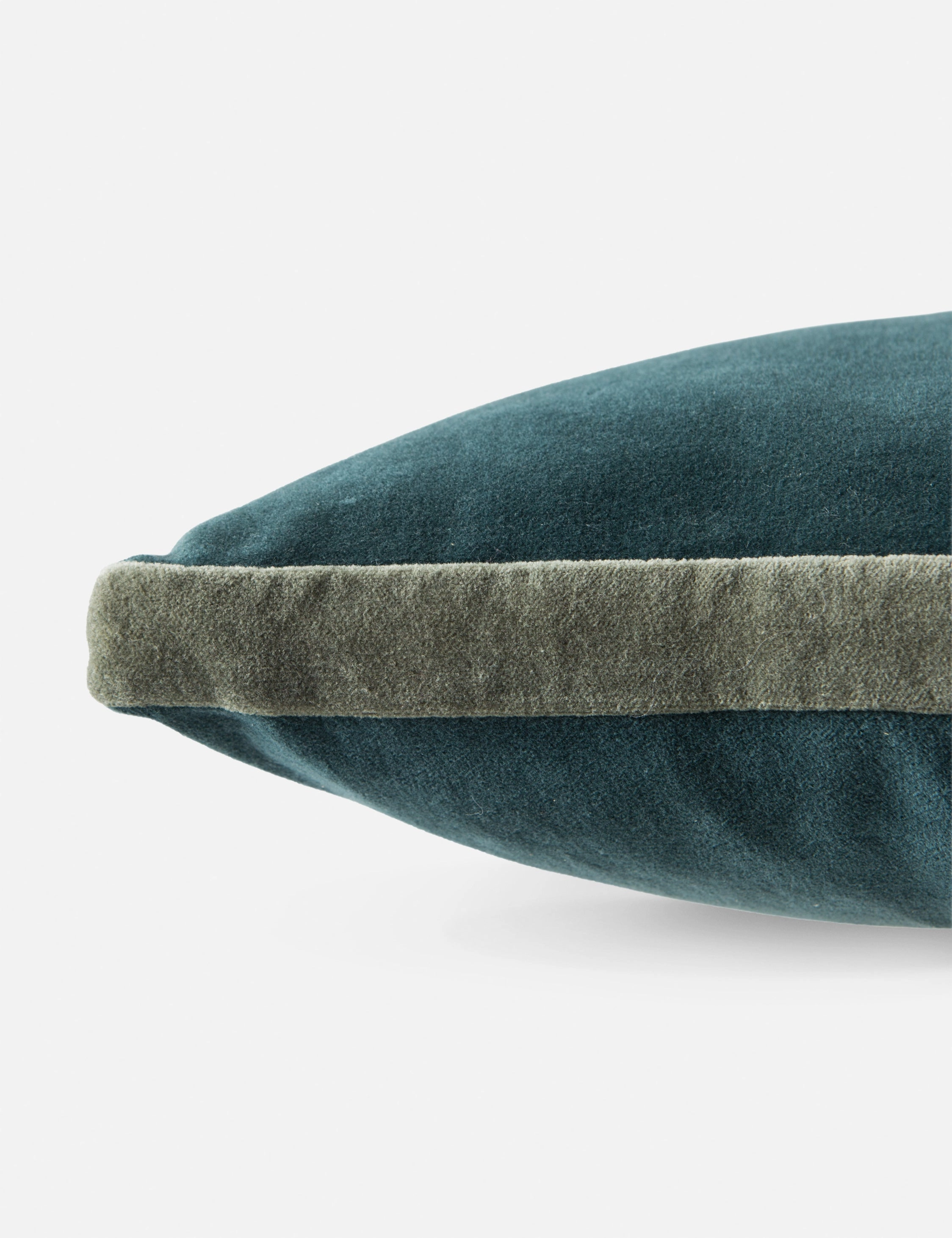 Clune Pillow