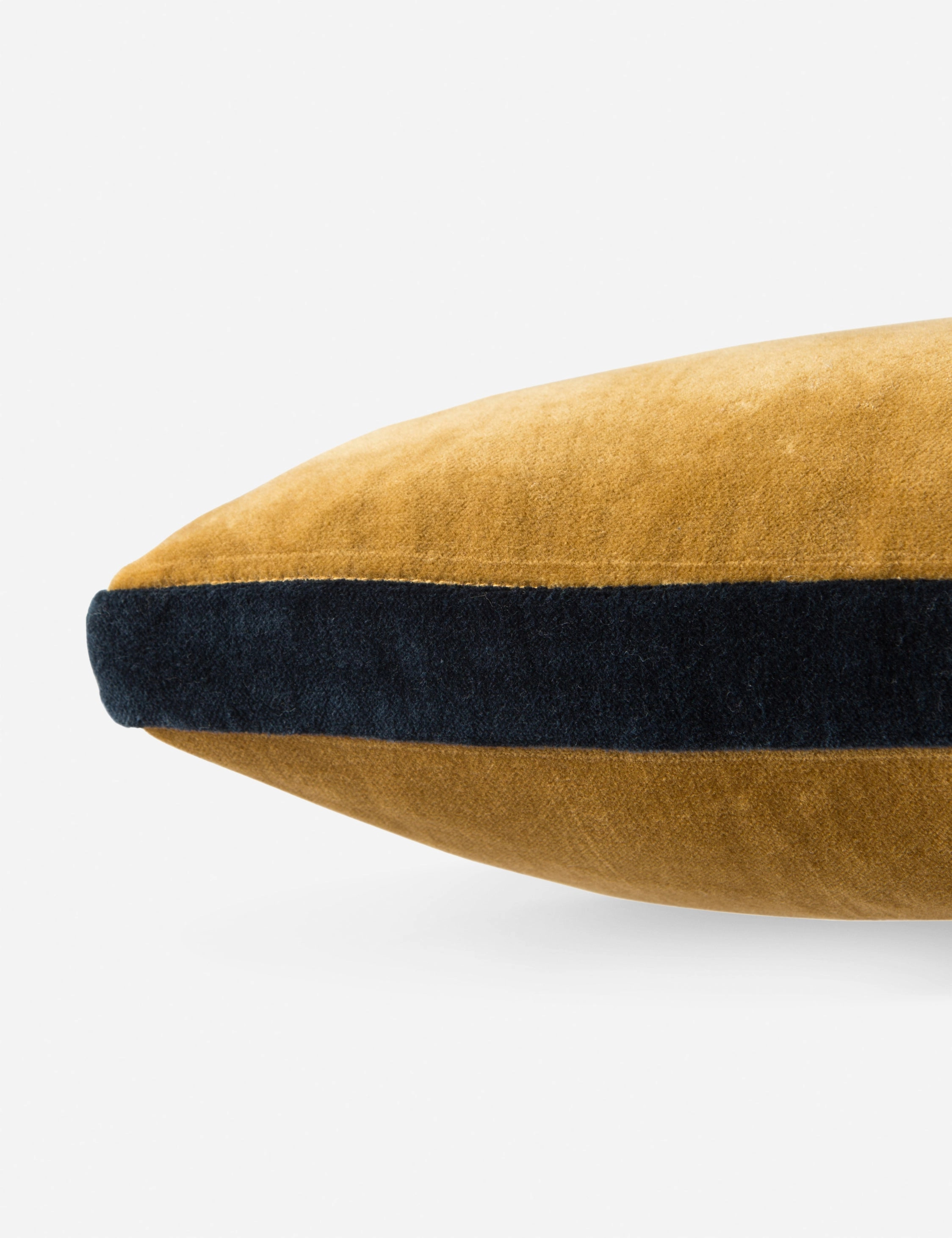 Clune Pillow