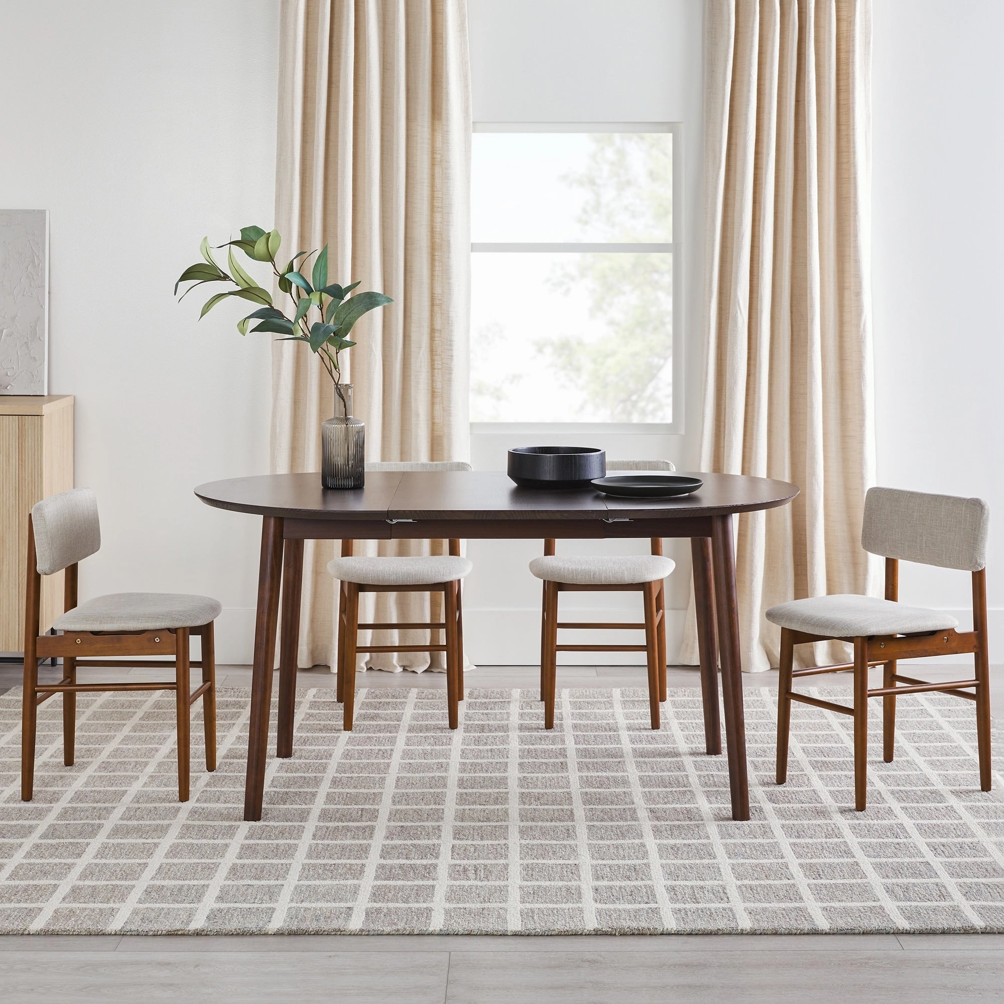 Middlebrook Designs Damsel Solid Wood Oval Extension Dining Table