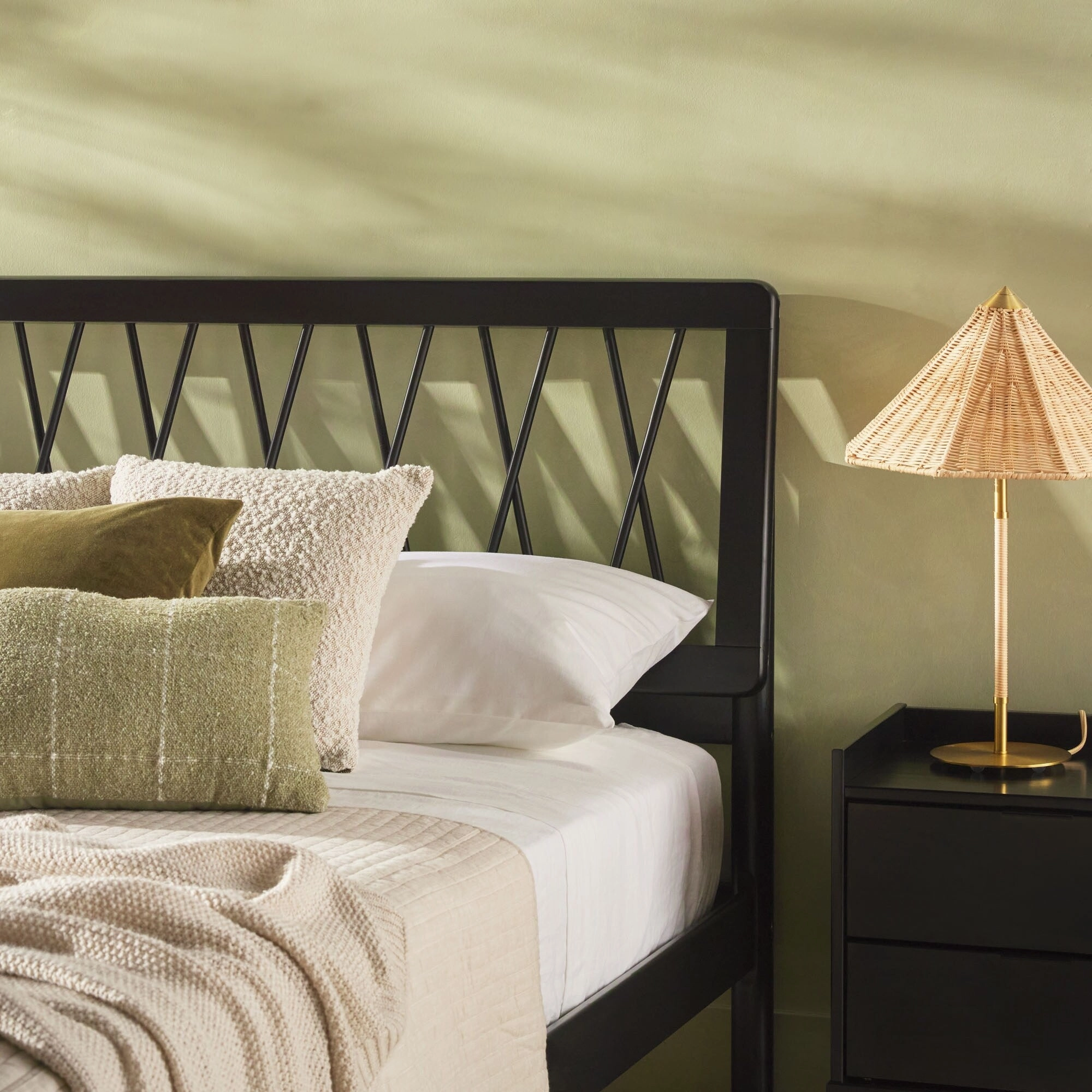 Middlebrook Designs X Spindle Solid Wood Queen Bed