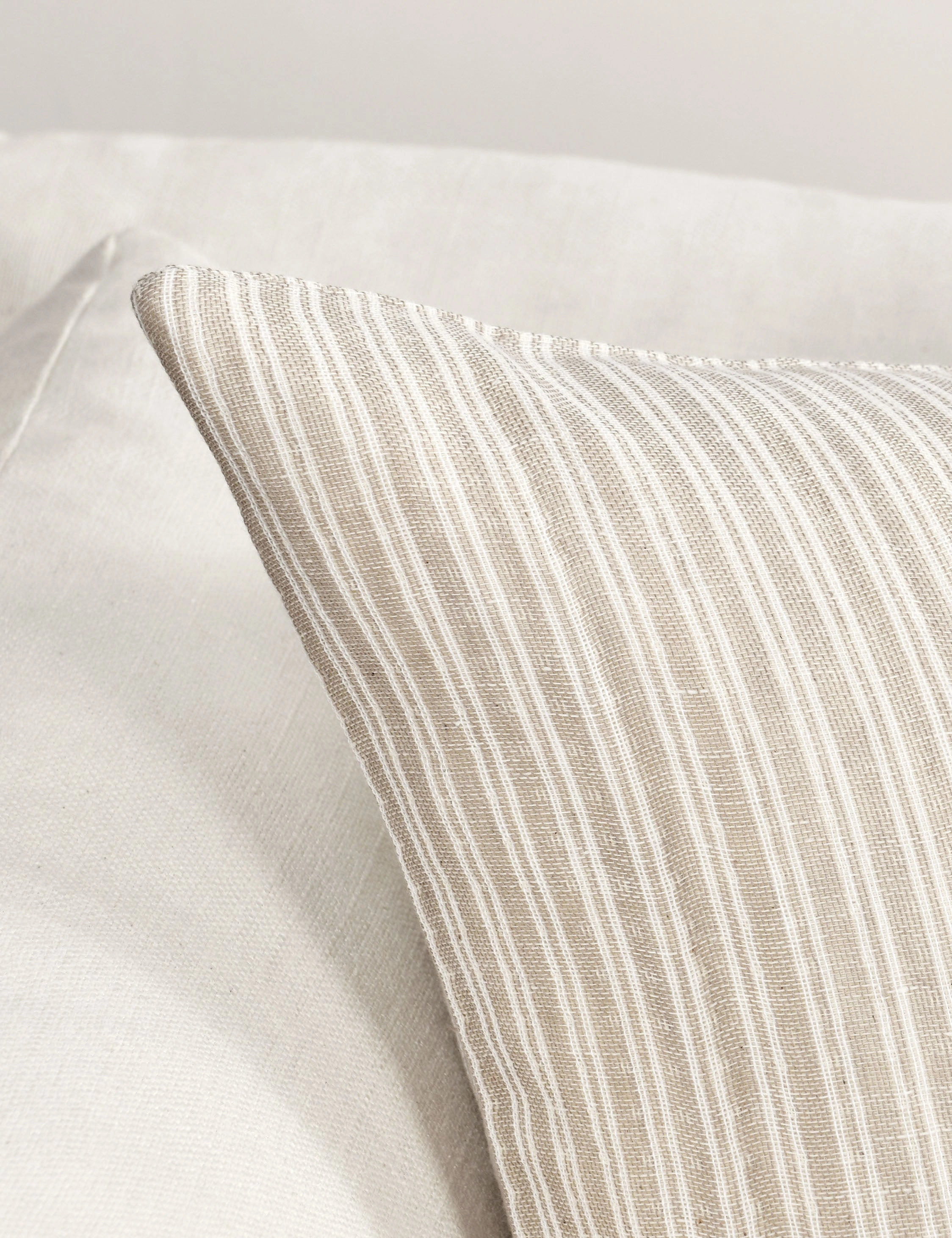 Nevya Pillow