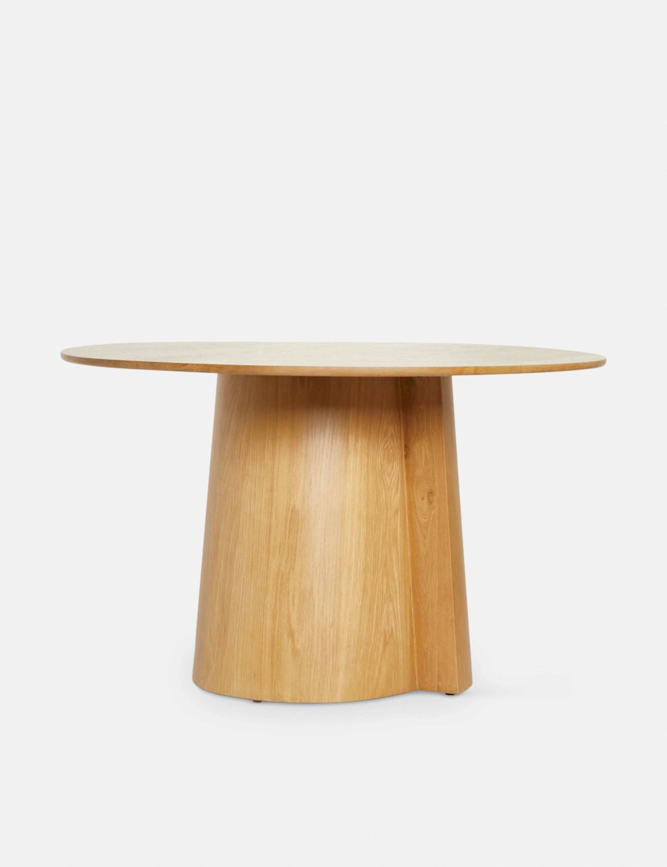 Pau Round Dining Table