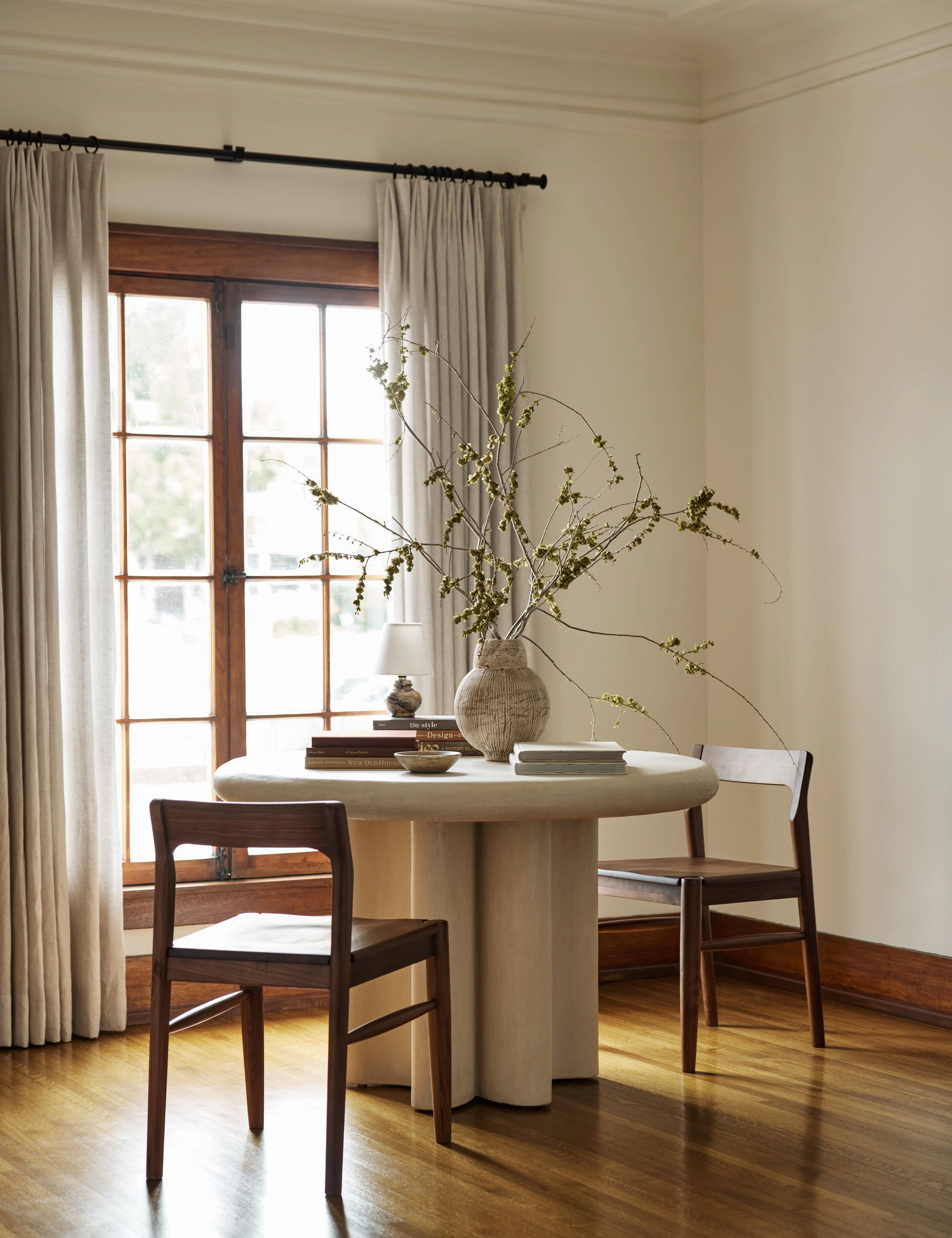Ruiz Indoor / Outdoor Round Dining Table